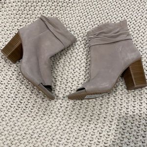 New Kenneth Cole Booties size 8
